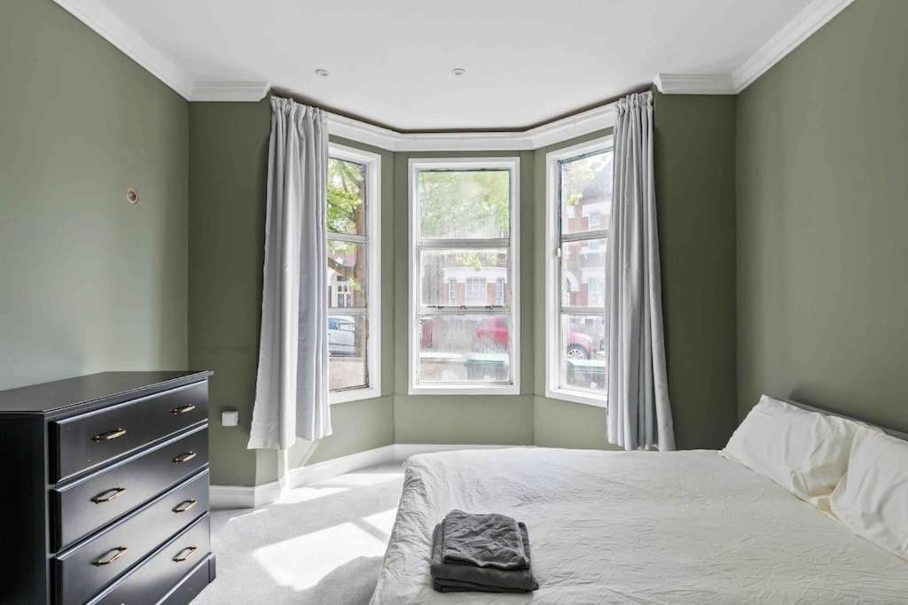 Modern 3 Bed Apartment In Tottenham London Luaran gambar